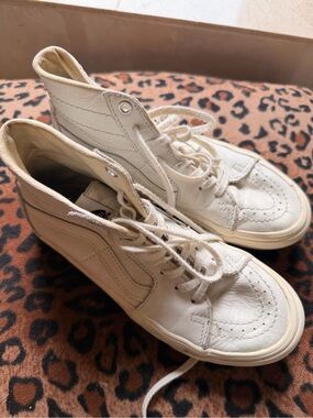 White High-Top Sneakers vans